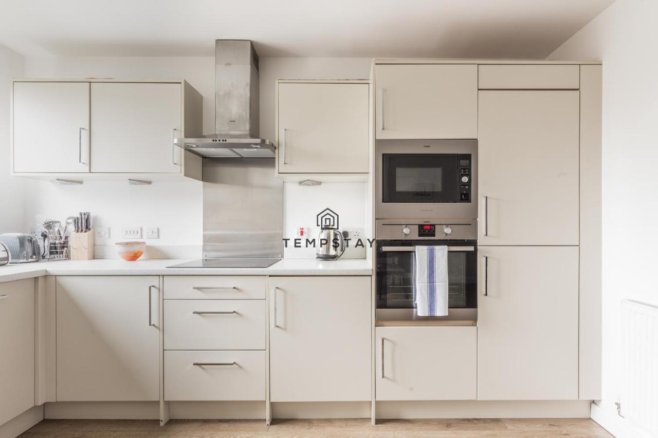 Modern Private Apartment -Balcony-Tube Station Λονδίνο Εξωτερικό φωτογραφία